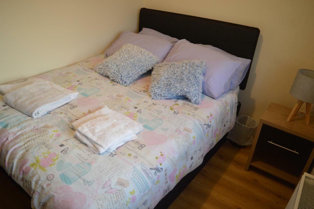 The Comfy Cottage ซอร์ดส์ ภายนอก รูปภาพ